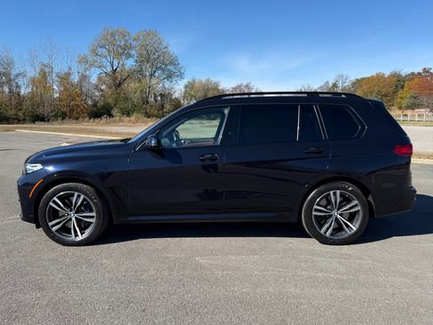 Used 2022 BMW X7 M50i image 8