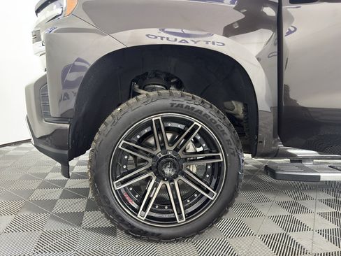 Used 2021 Chevrolet Silverado 1500 High Country w/ Technology Package AWD/4WD image 11