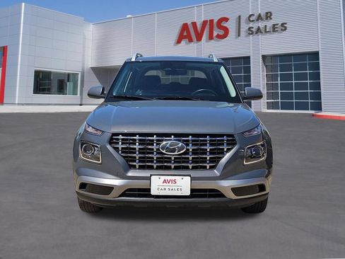 Used 2025 Hyundai Venue SEL FWD image 2