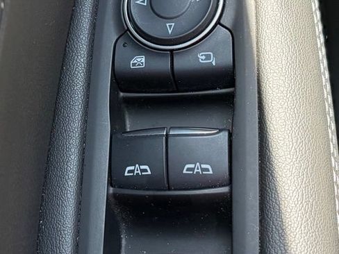 Used 2025 Cadillac XT6 Luxury FWD image 18