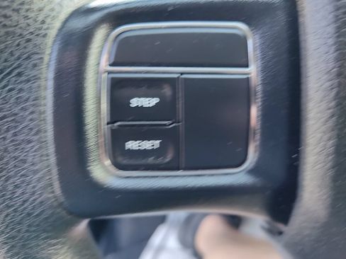 Used 2019 Dodge Grand Caravan SE FWD image 24