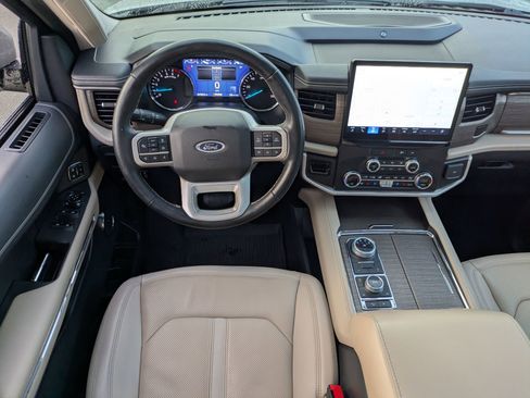 Used 2022 Ford Expedition Max Limited image 33