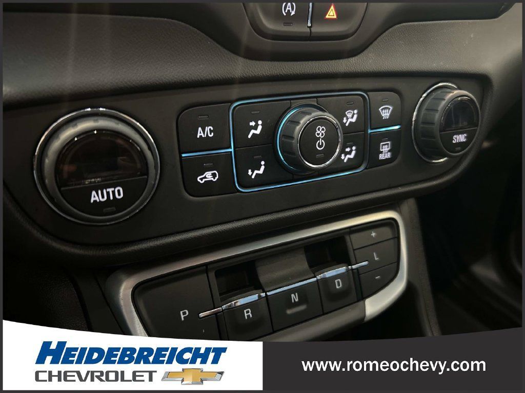 Used 2024 GMC Terrain SLE w/ Driver Convenience Package FWD image 23