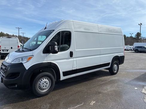 Used 2025 RAM ProMaster 2500 w/ Convenience Group image 5