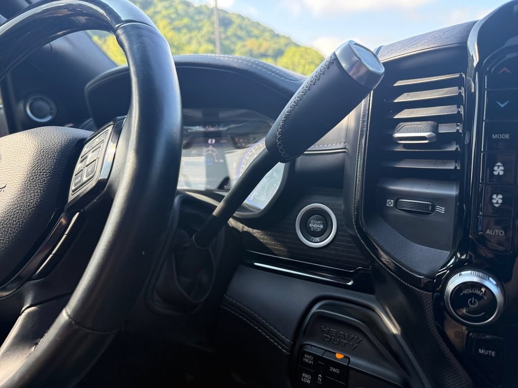 Used 2022 RAM 3500 Limited AWD/4WD image 21