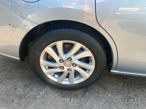 Used 2012 MAZDA MAZDA5 Sport FWD image 5
