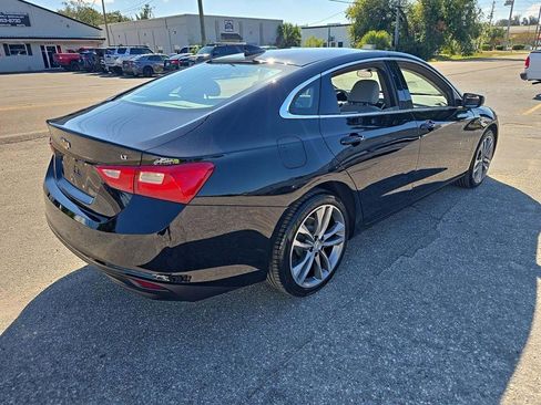 Used 2025 Chevrolet Malibu LT image 3