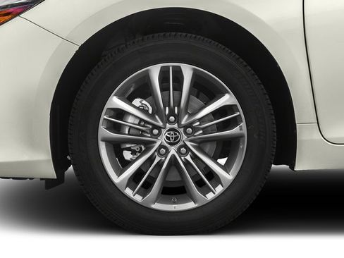Used 2017 Toyota Camry SE w/ Moonroof Package FWD image 13