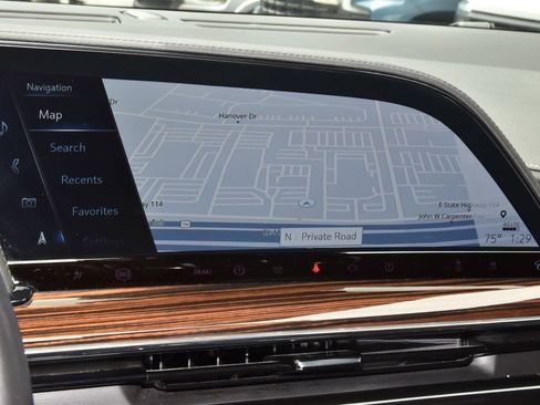 Used 2023 Cadillac Escalade Premium Luxury AWD/4WD image 27