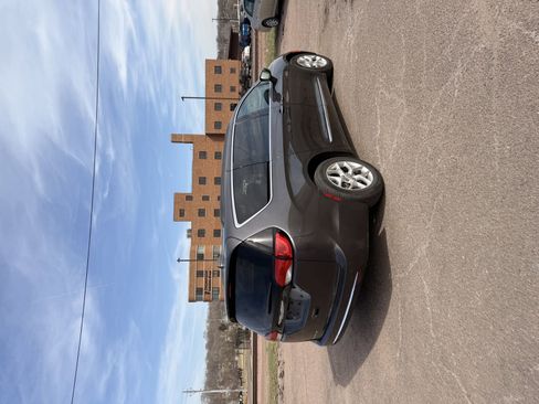 Used 2017 Chrysler Pacifica Touring-L w/ Tire & Wheel Group image 2