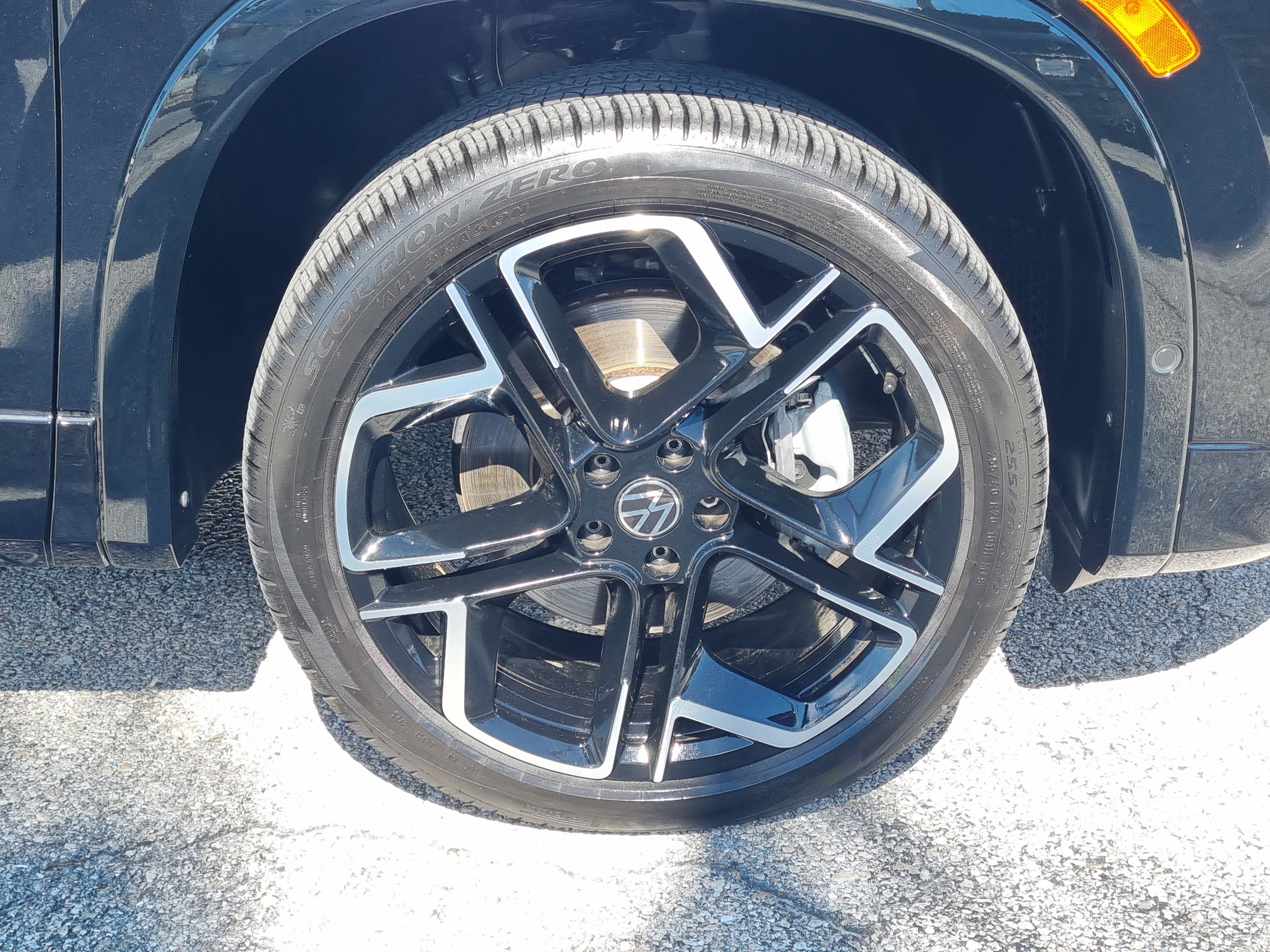 Used 2026 Volkswagen Tiguan SEL R-Line AWD/4WD image 9