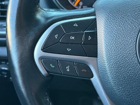 Used 2020 Jeep Grand Cherokee Altitude AWD/4WD image 28