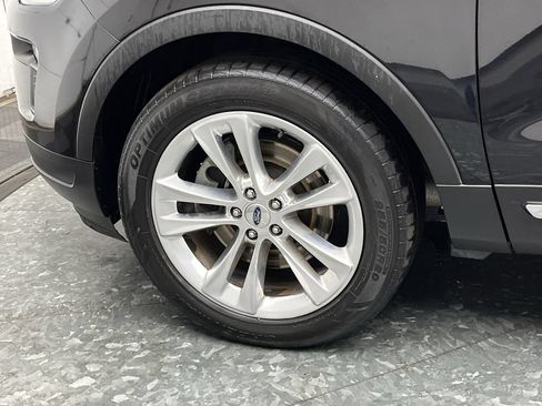 Used 2019 Ford Explorer XLT w/ Equipment Group 202A AWD/4WD image 36