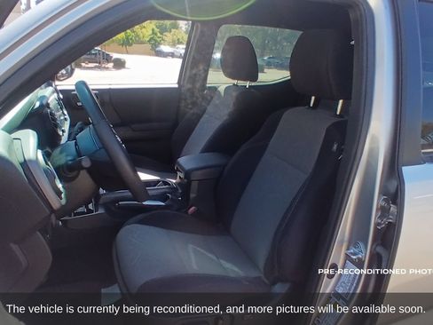 Used 2023 Toyota Tacoma TRD Off-Road w/ Black Out Package (TMS) AWD/4WD image 11