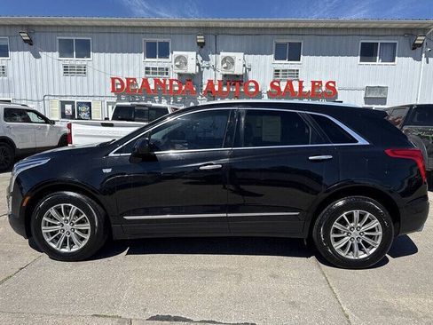 Used 2018 Cadillac XT5 Luxury w/ Driver Awareness Package FWD image 3