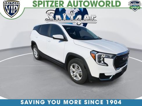Used 2024 GMC Terrain SLE image 2