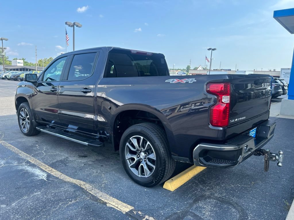 Used 2022 Chevrolet Silverado 1500 LT AWD/4WD image 5