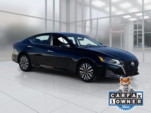 Certified 2025 Nissan Altima 2.5 SV FWD image 8