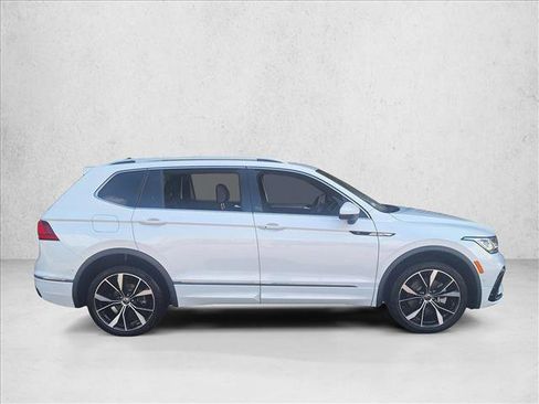 Used 2024 Volkswagen Tiguan SEL R-Line image 4