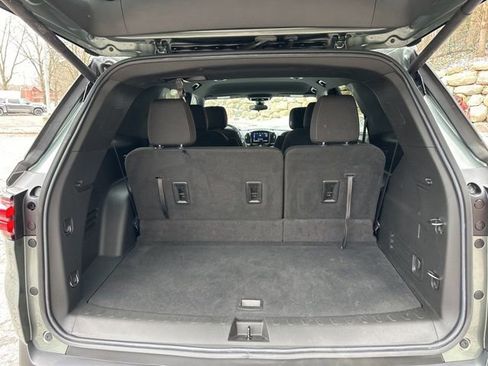Used 2023 Chevrolet Traverse LT image 25