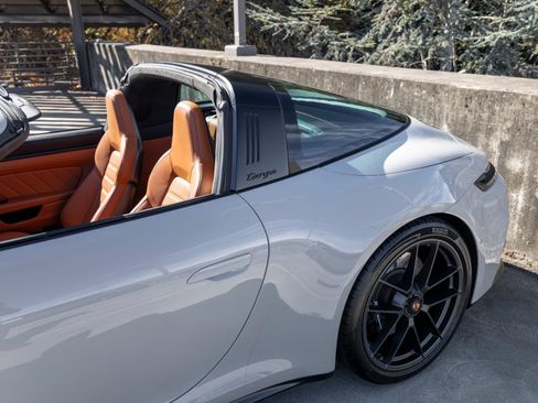 Certified 2026 Porsche 911 Targa 4 GTS AWD/4WD image 18