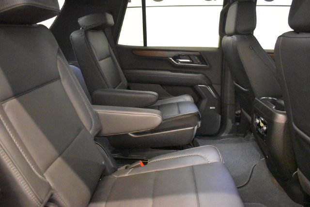 Used 2026 GMC Yukon Denali w/ Sun & Power Step Package AWD/4WD image 17