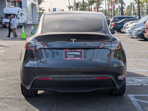 Used 2024 Tesla Model Y Long Range RWD image 7