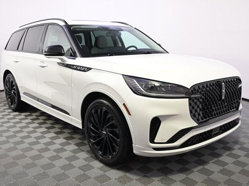 New 2026 Lincoln Aviator Reserve image 8