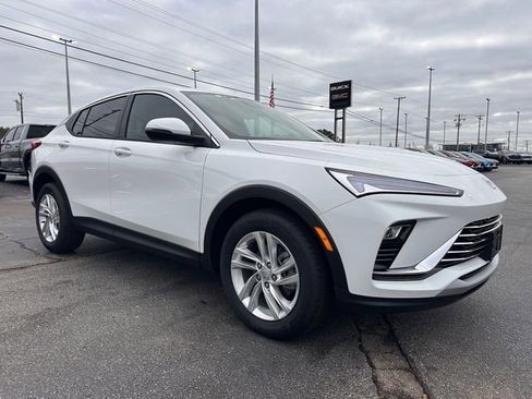 New 2026 Buick Envista Preferred image 2