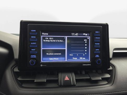 Used 2021 Toyota RAV4 XLE w/ Convenience Package FWD image 18