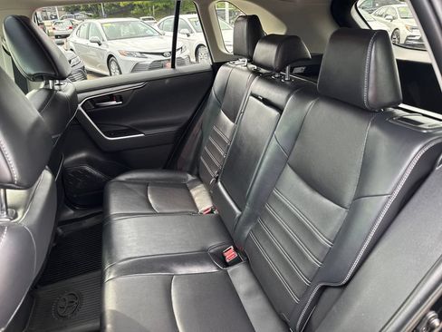 Used 2020 Toyota RAV4 Limited AWD/4WD image 39