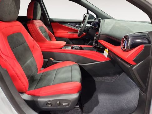 New 2024 Chevrolet Blazer EV RS RWD image 34