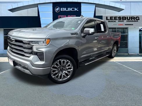 Used 2024 Chevrolet Silverado 1500 High Country w/ High Country Premium Package AWD/4WD image 3