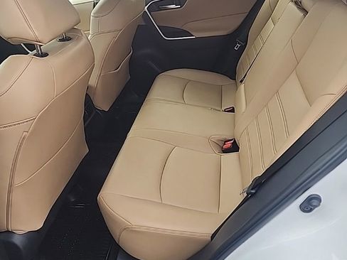 Used 2021 Toyota RAV4 XLE Premium image 14