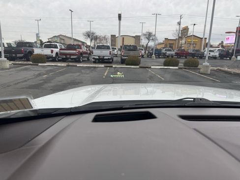 Used 2017 Chevrolet Suburban Premier image 24