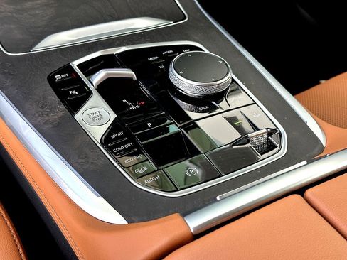 Certified 2023 BMW X7 xDrive40i w/ Premium Package image 16