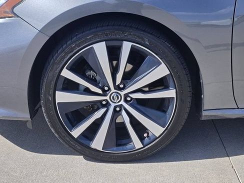 Used 2021 Nissan Altima 2.5 SR FWD image 9