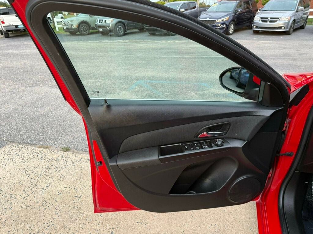 Used 2016 Chevrolet Cruze LT FWD image 23