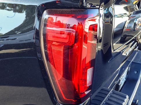 Used 2023 GMC Sierra 1500 SLT w/ SLT Premium Plus Package image 25