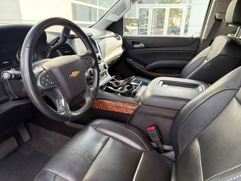 Used 2019 Chevrolet Tahoe Premier AWD/4WD image 6