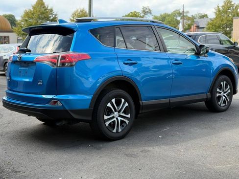 Used 2018 Toyota RAV4 LE image 7