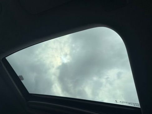 Used 2022 GMC Sierra 1500 SLT w/ SLT Convenience Package image 7