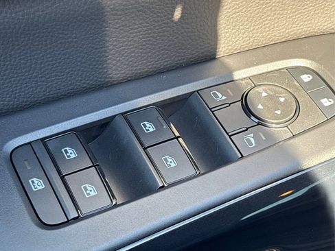 New 2025 Nissan Pathfinder SV image 21