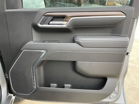 Used 2025 Chevrolet Silverado 1500 LT image 53