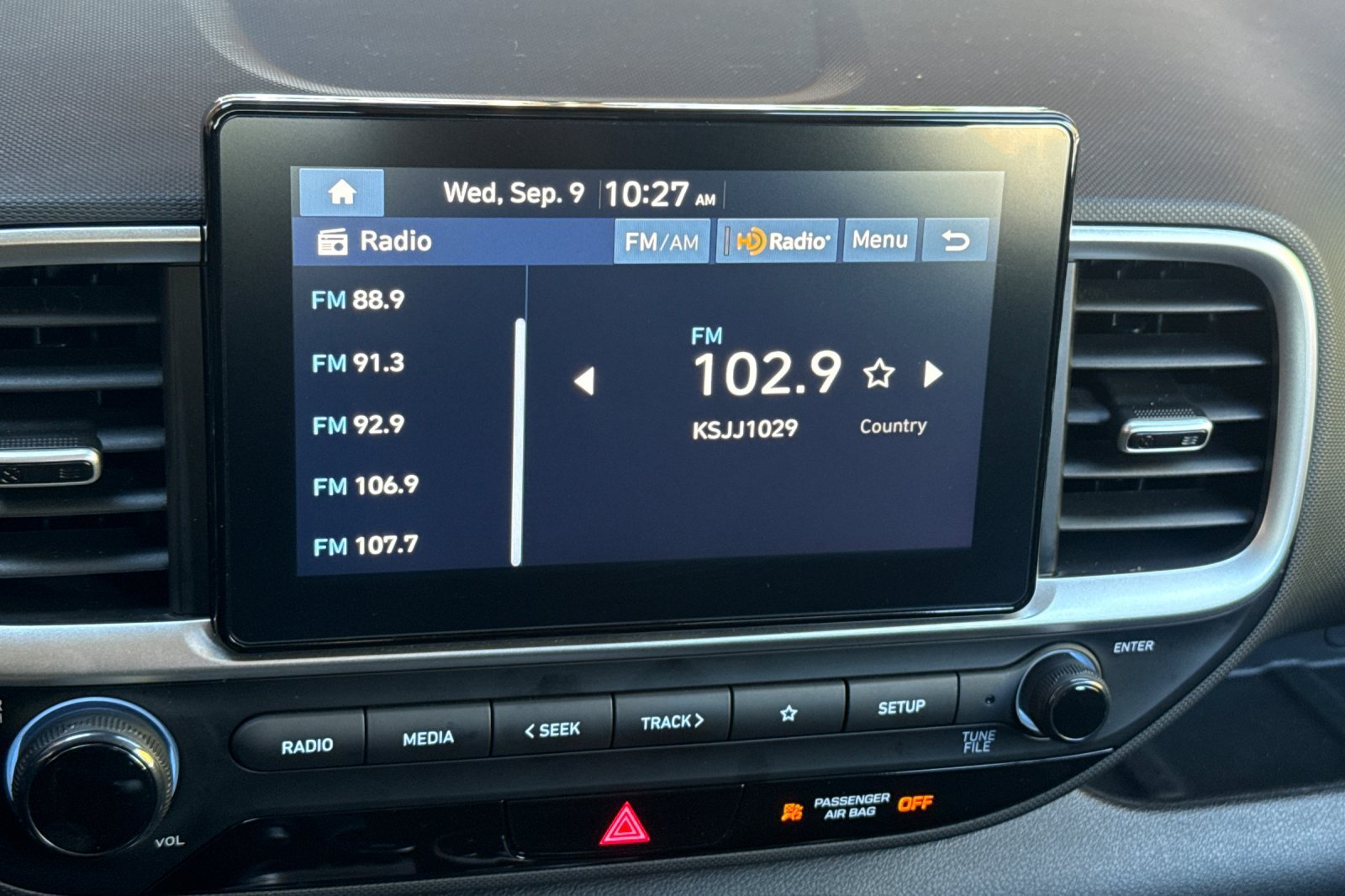 Used 2025 Hyundai Venue SEL FWD image 18