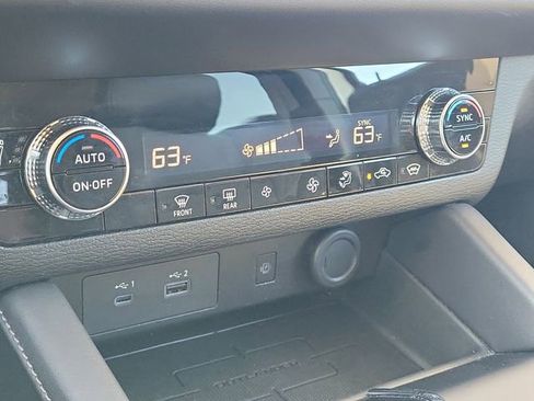 Used 2025 Mitsubishi Outlander SE image 34