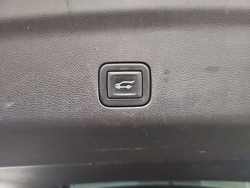 Used 2023 GMC Yukon XL Denali w/ LPO, Floor Liner Package AWD/4WD image 18
