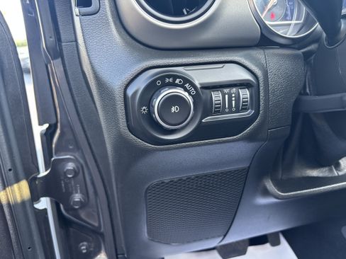Used 2021 Jeep Wrangler Unlimited Sport AWD/4WD image 18