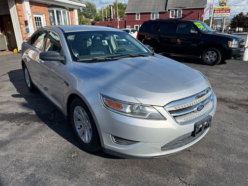 Used 2011 Ford Taurus SE FWD image 3