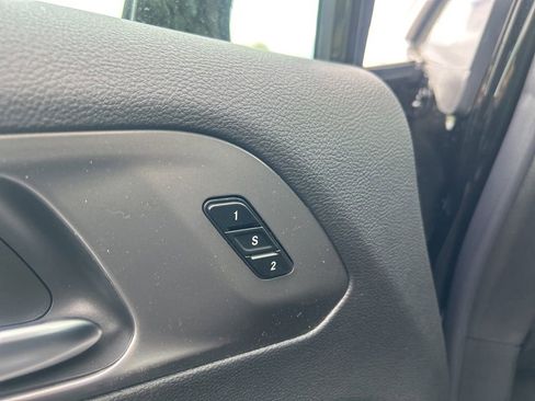 New 2026 Chrysler Pacifica Select AWD/4WD image 10